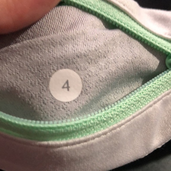 Lululemon High Rise Yoga Capri Workout Leggings, Size 4, Black Green - Picture 3 of 5